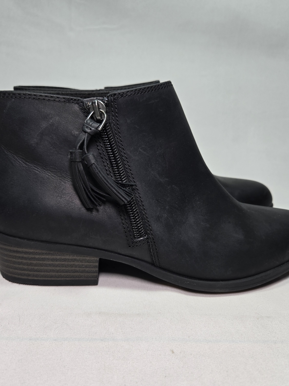 Clarks Addiy Terri Leather Black Ankle Boot 8 Boho Bootie Tassel